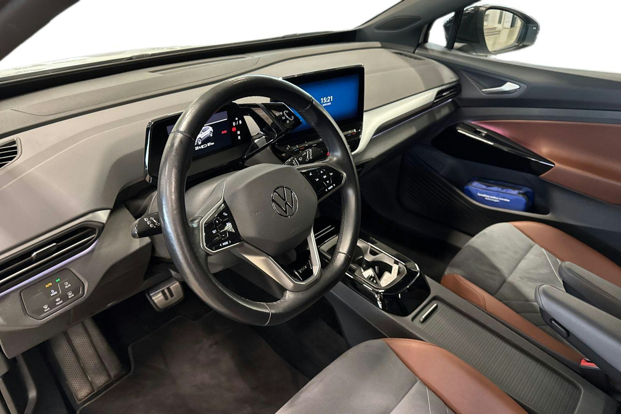 valkoinen Volkswagen ID.4 2021 kuva 7.