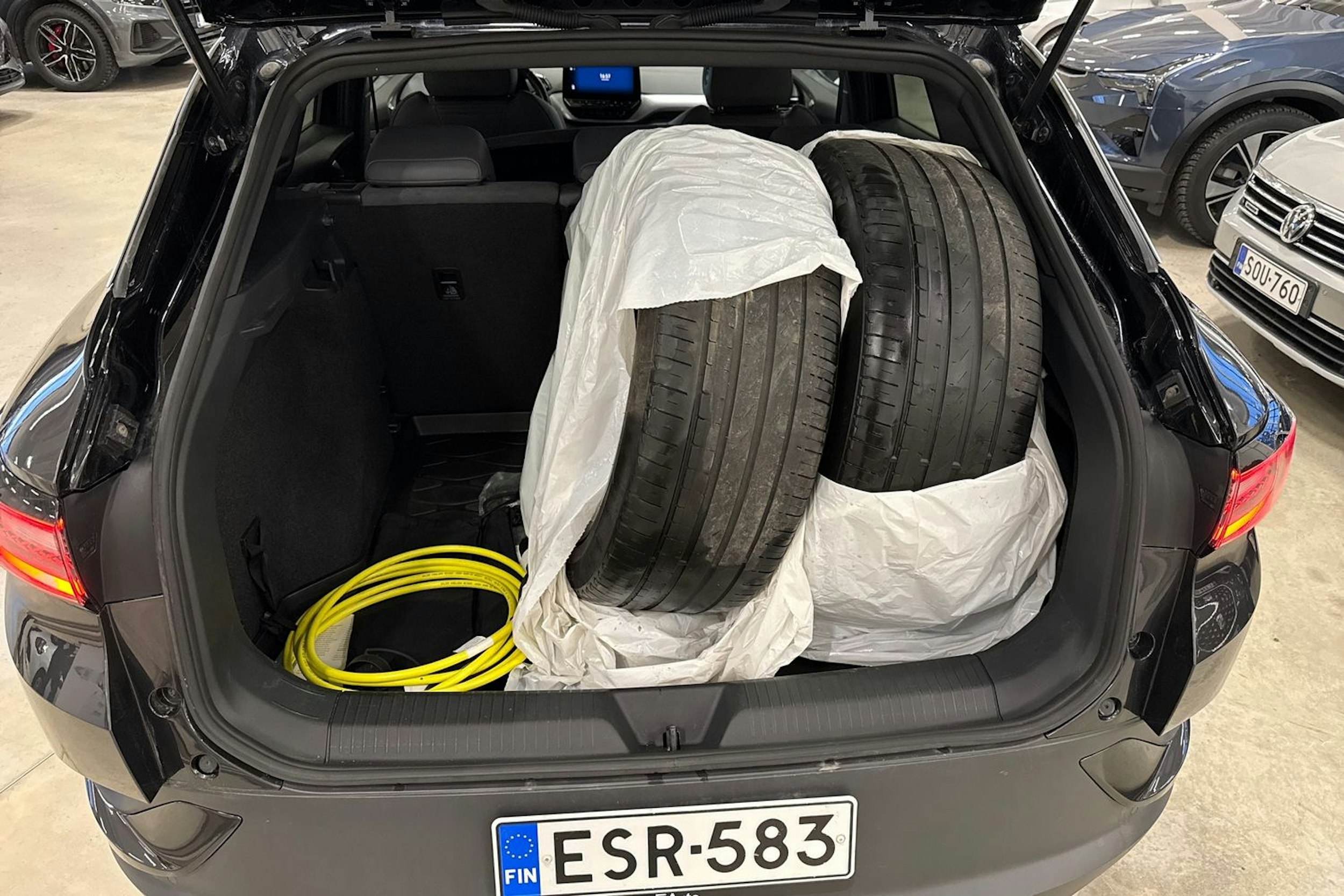 harmaa Volkswagen ID.4 2021 kuva 14.