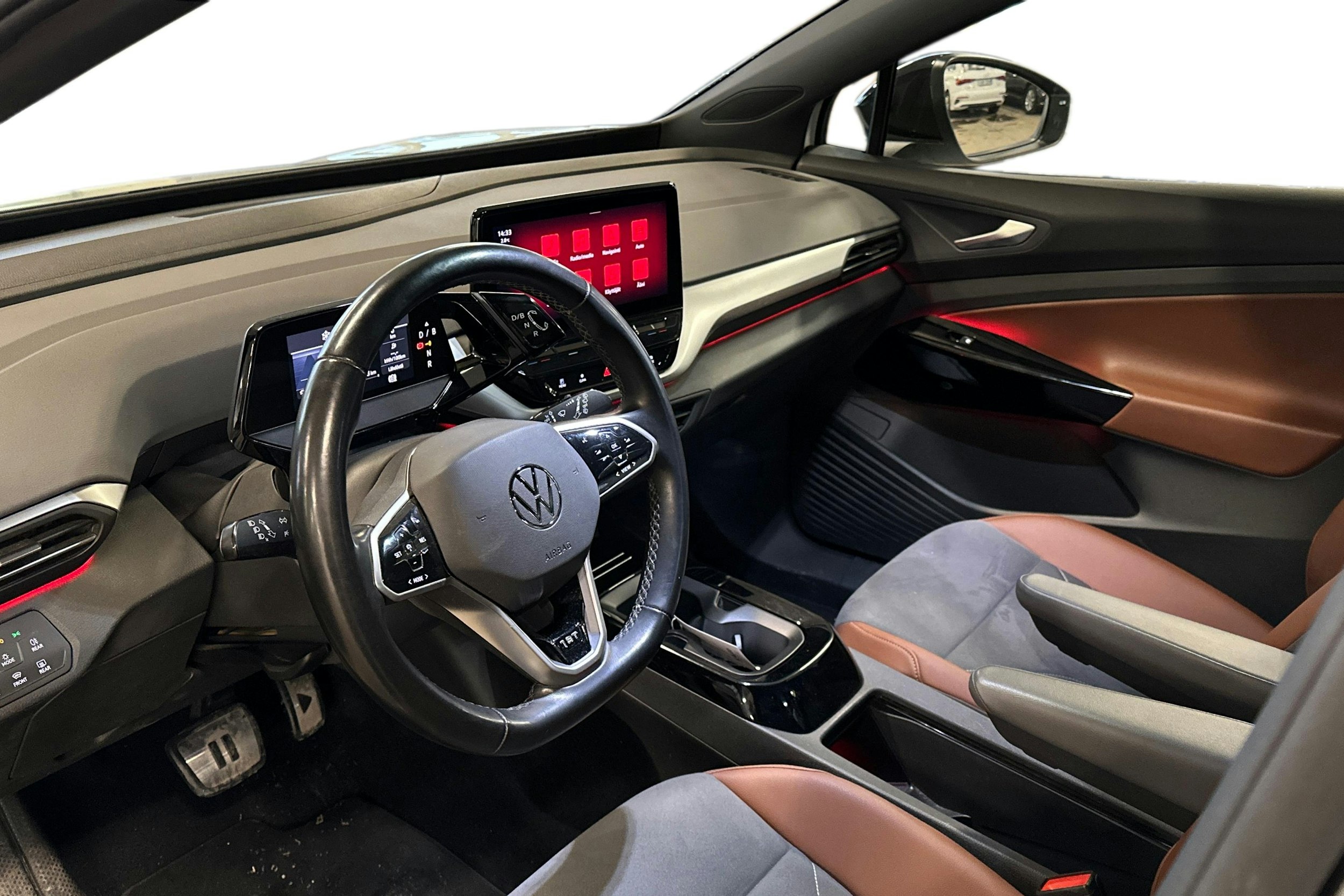 valkoinen Volkswagen ID.4 2021 kuva 3.