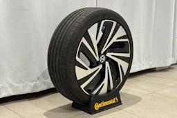 valkoinen Volkswagen ID.4 2021 kuva 14.