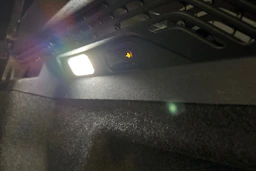 valkoinen Volkswagen ID.4 2021 kuva 18.