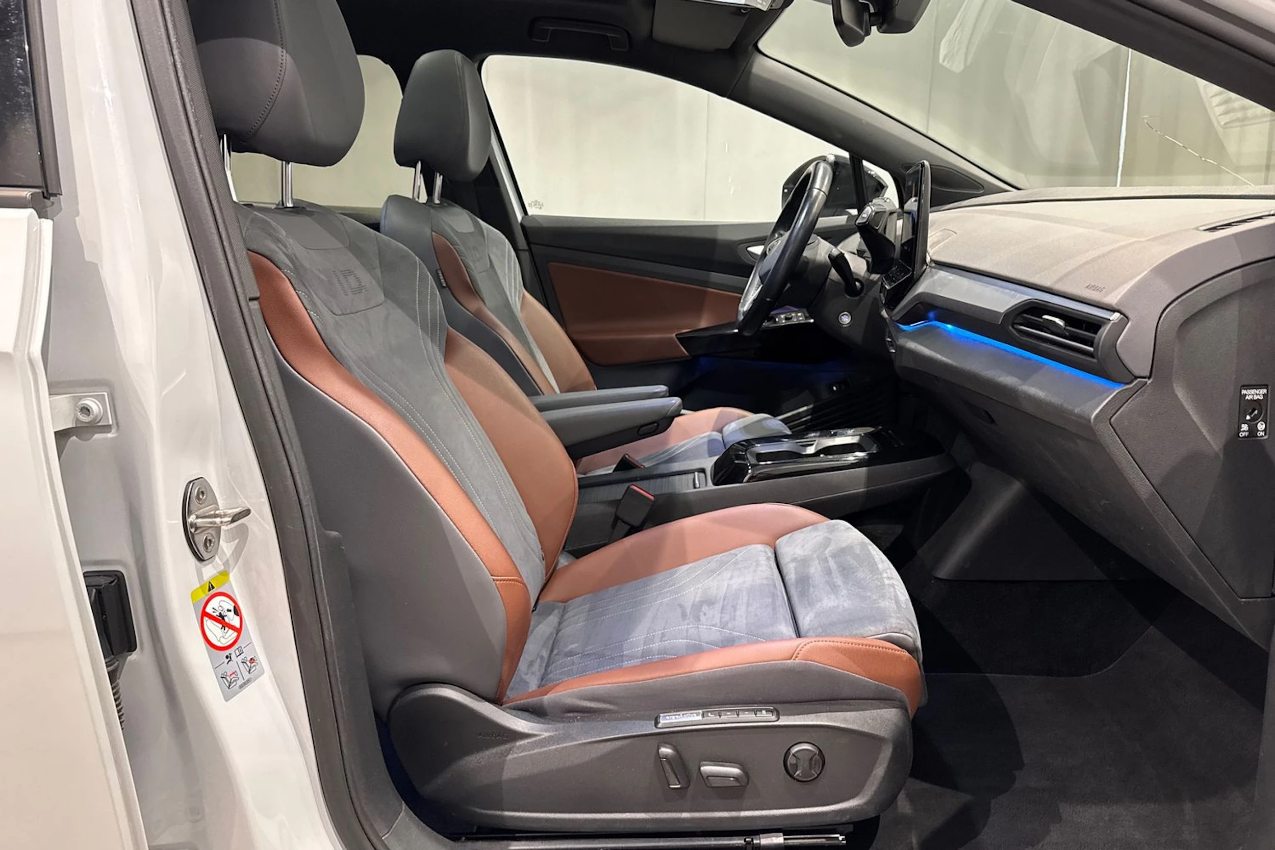 valkoinen Volkswagen ID.4 2021 kuva 20.