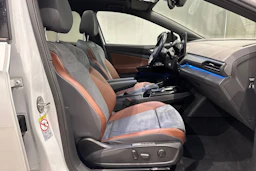 valkoinen Volkswagen ID.4 2021 kuva 20.