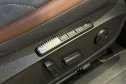 valkoinen Volkswagen ID.4 2021 kuva 21.