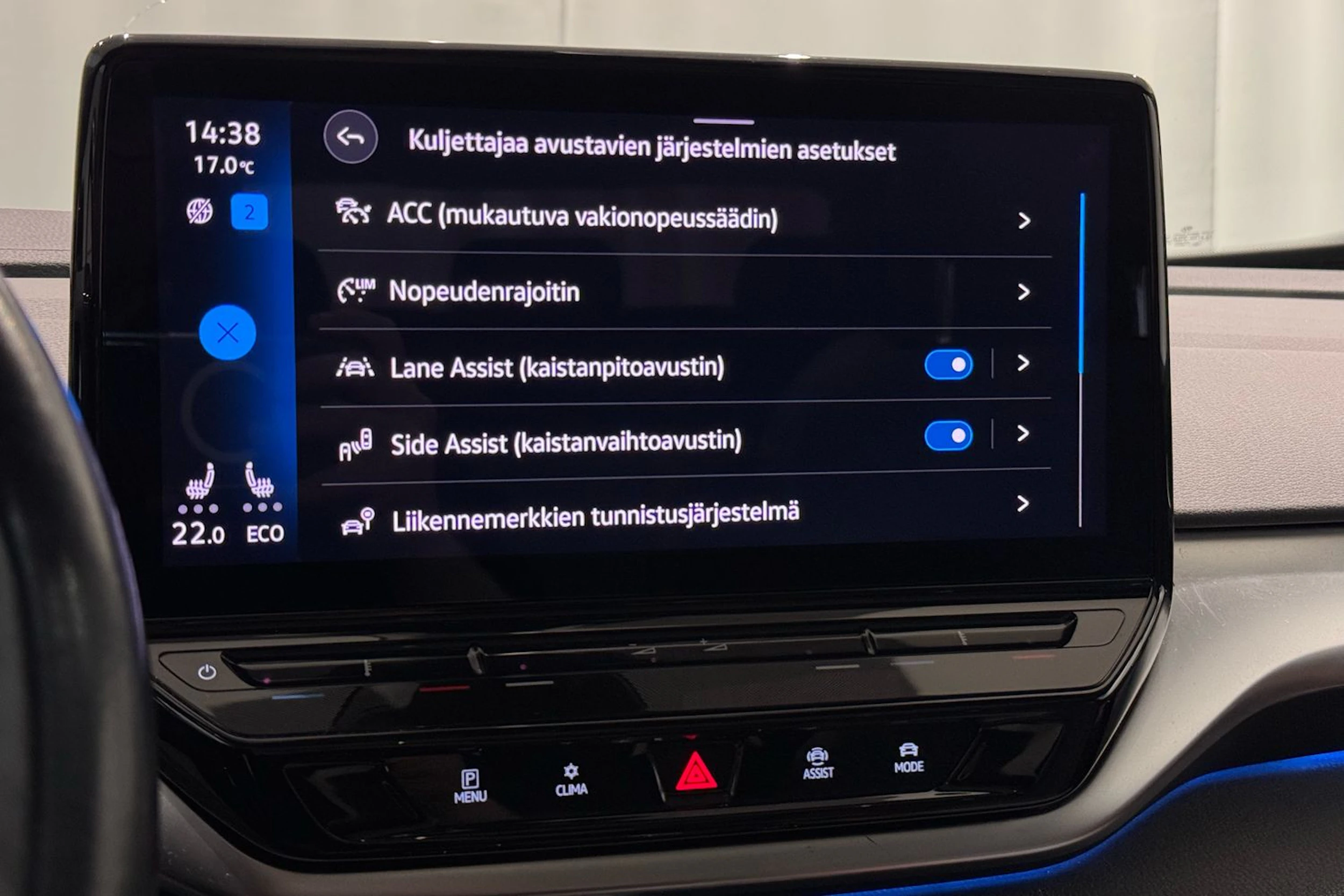 valkoinen Volkswagen ID.4 2021 kuva 32.