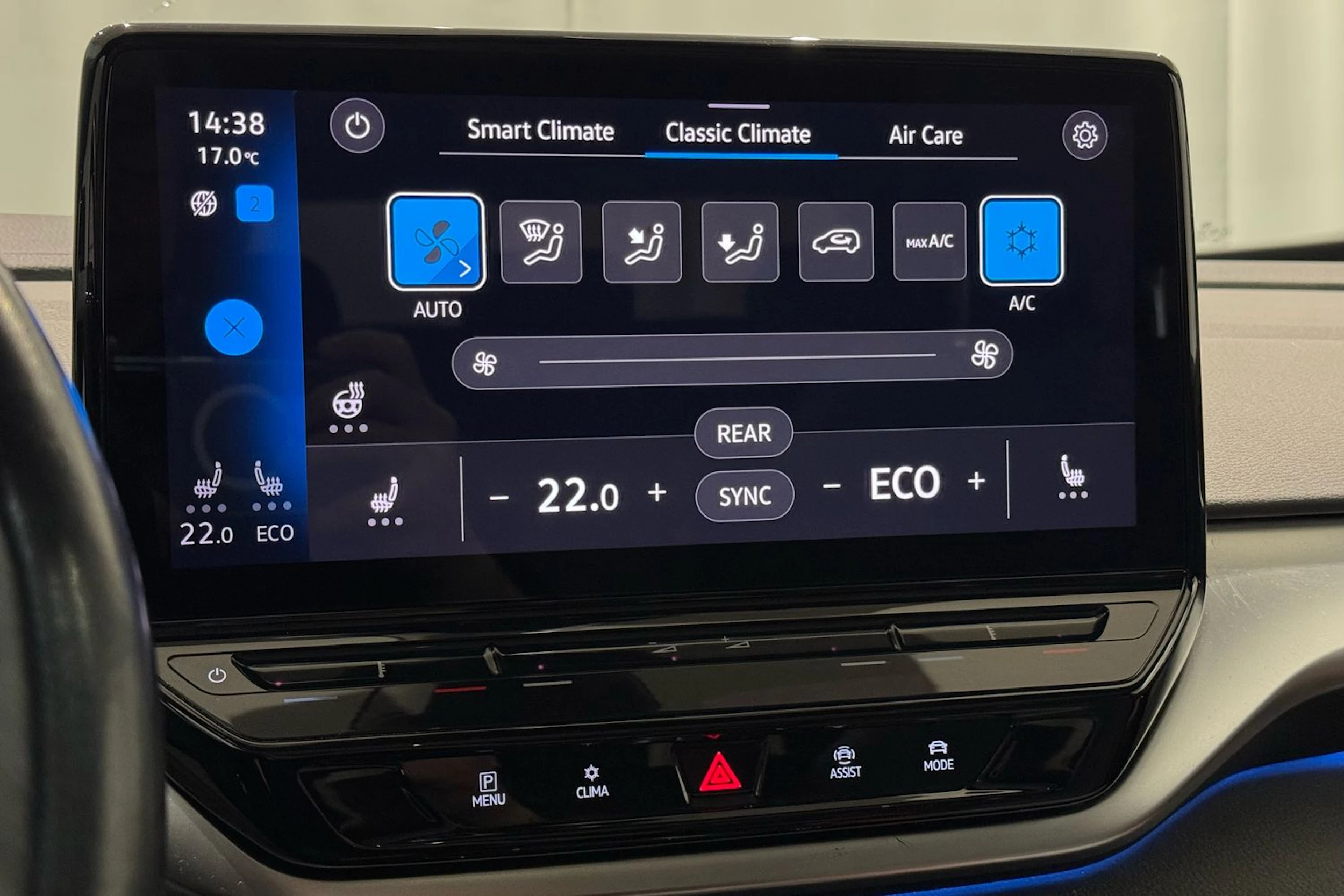 valkoinen Volkswagen ID.4 2021 kuva 34.