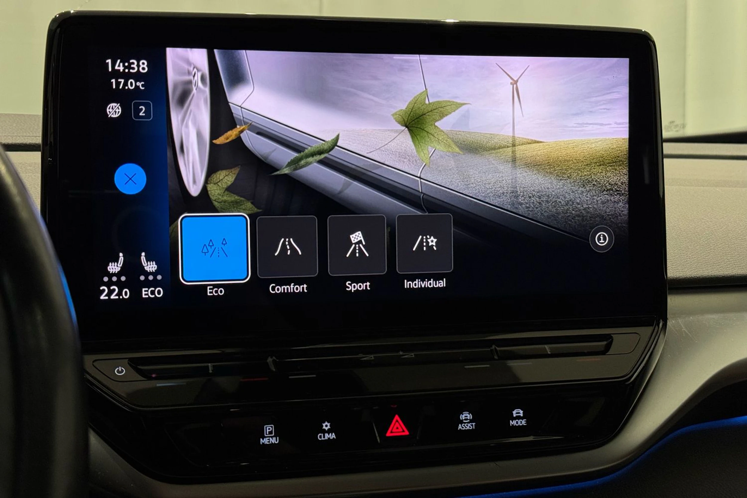 valkoinen Volkswagen ID.4 2021 kuva 35.