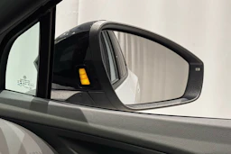 valkoinen Volkswagen ID.4 2021 kuva 37.