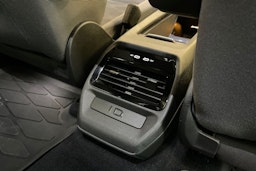 Harmaa Volkswagen ID.4 2021 kuva 28.
