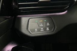 Valkoinen Volkswagen ID.4 2021 kuva 17.