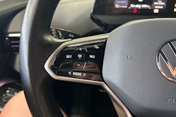 Valkoinen Volkswagen ID.4 2021 kuva 18.