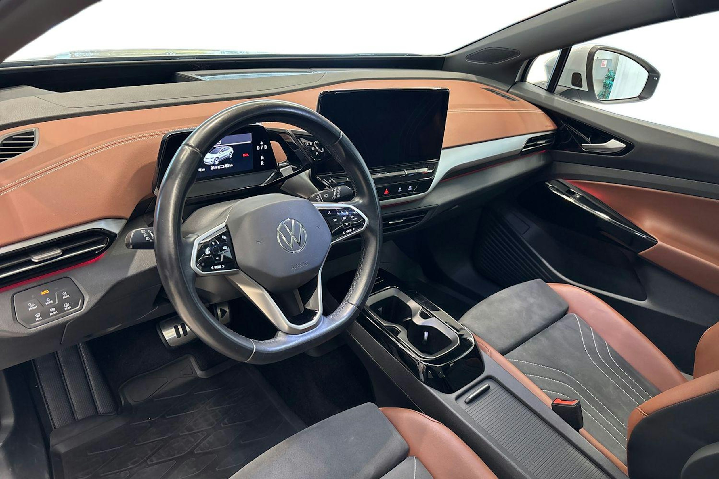 valkoinen Volkswagen ID.4 2021 kuva 7.
