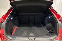 punainen Volkswagen ID.4 2022 kuva 16.