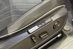 punainen Volkswagen ID.4 2022 kuva 19.