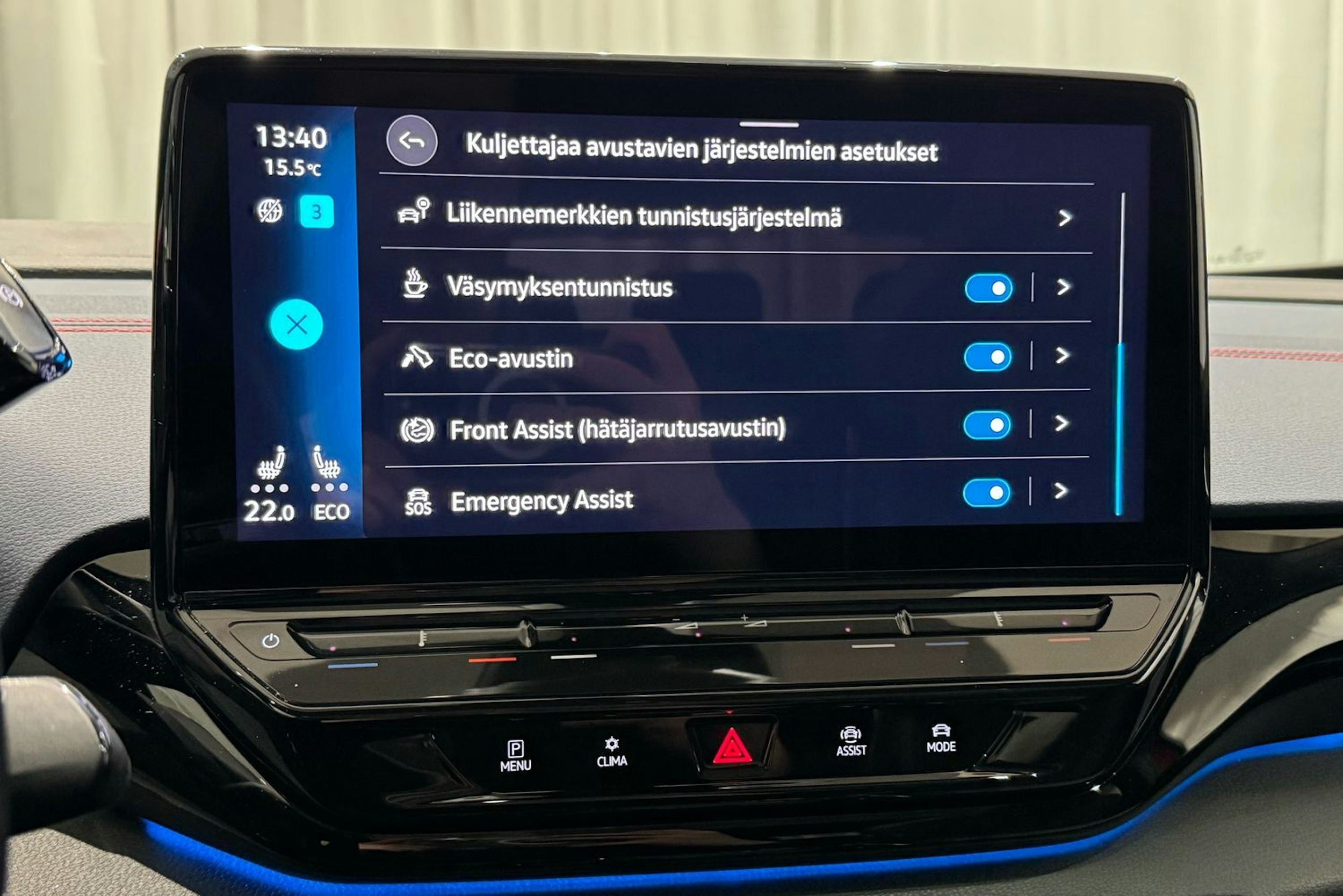 punainen Volkswagen ID.4 2022 kuva 28.