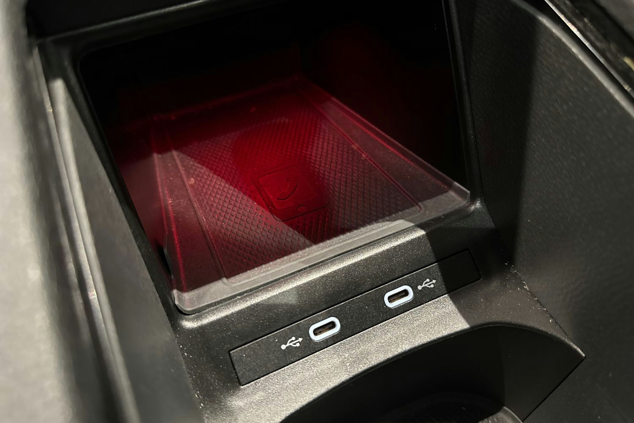 punainen Volkswagen ID.4 2022 kuva 31.