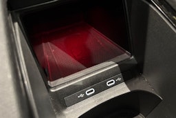 punainen Volkswagen ID.4 2022 kuva 31.