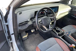 valkoinen Volkswagen ID.4 2021 kuva 3.