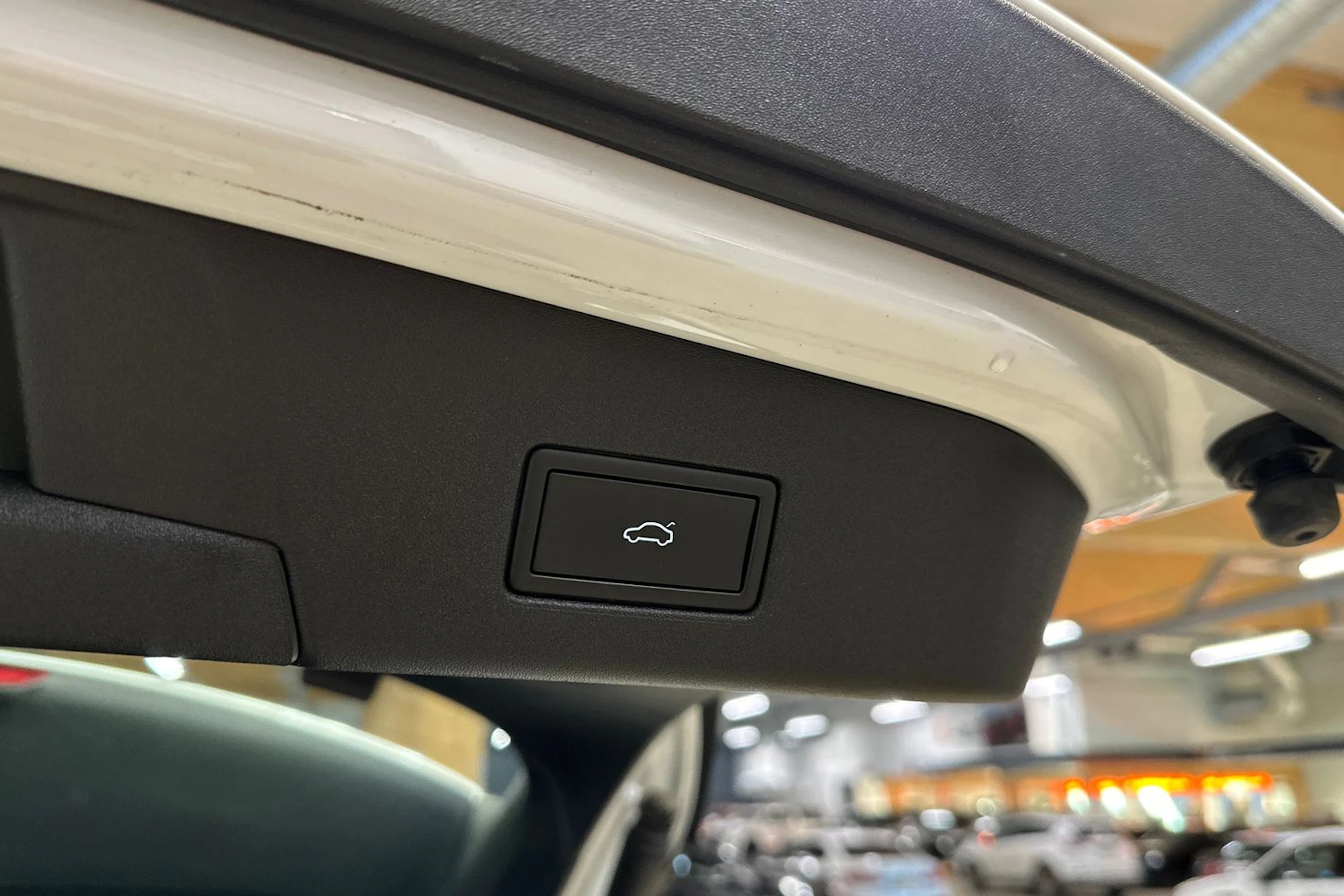 valkoinen Volkswagen ID.4 2022 kuva 23.