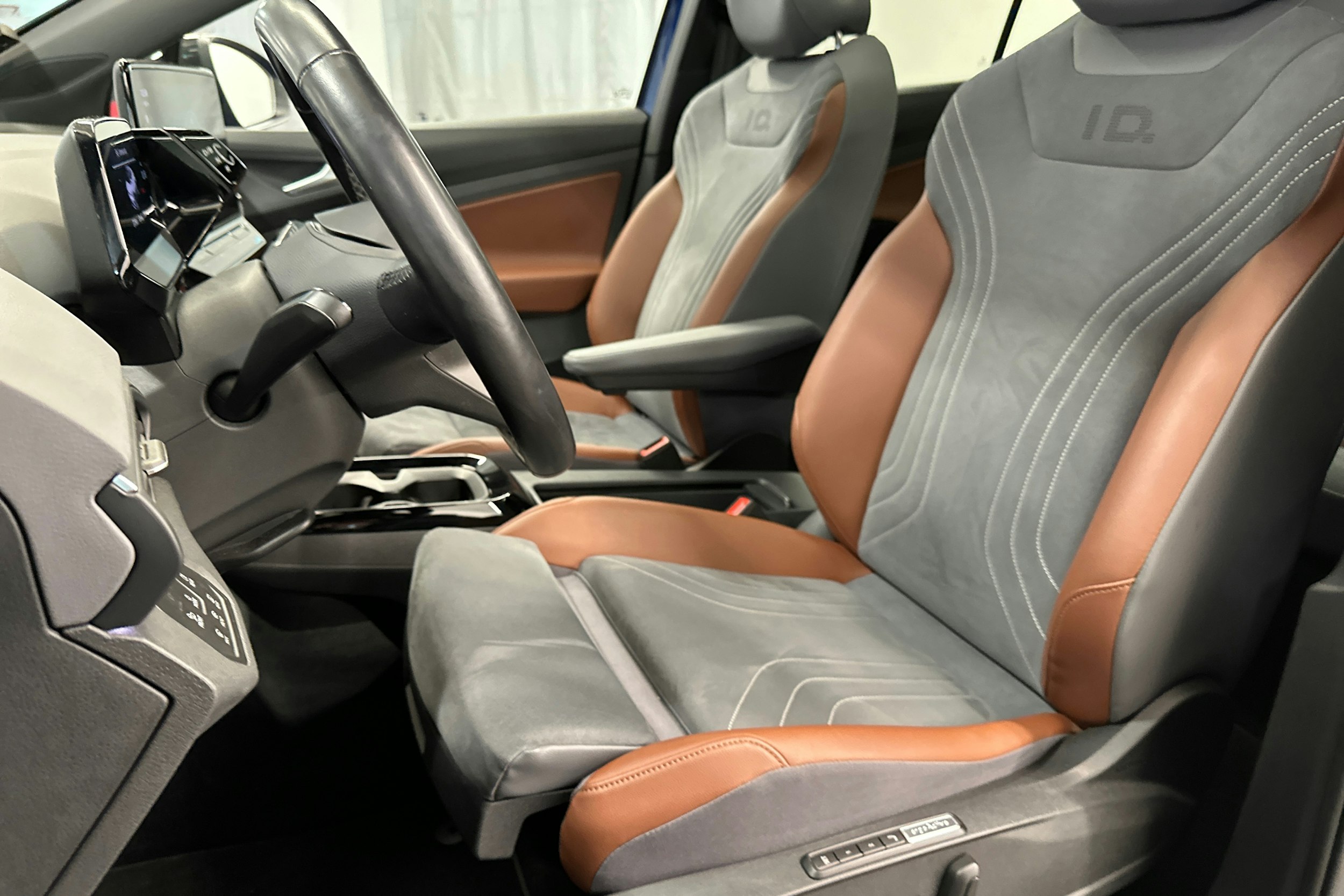 sininen Volkswagen ID.4 2021 kuva 14.