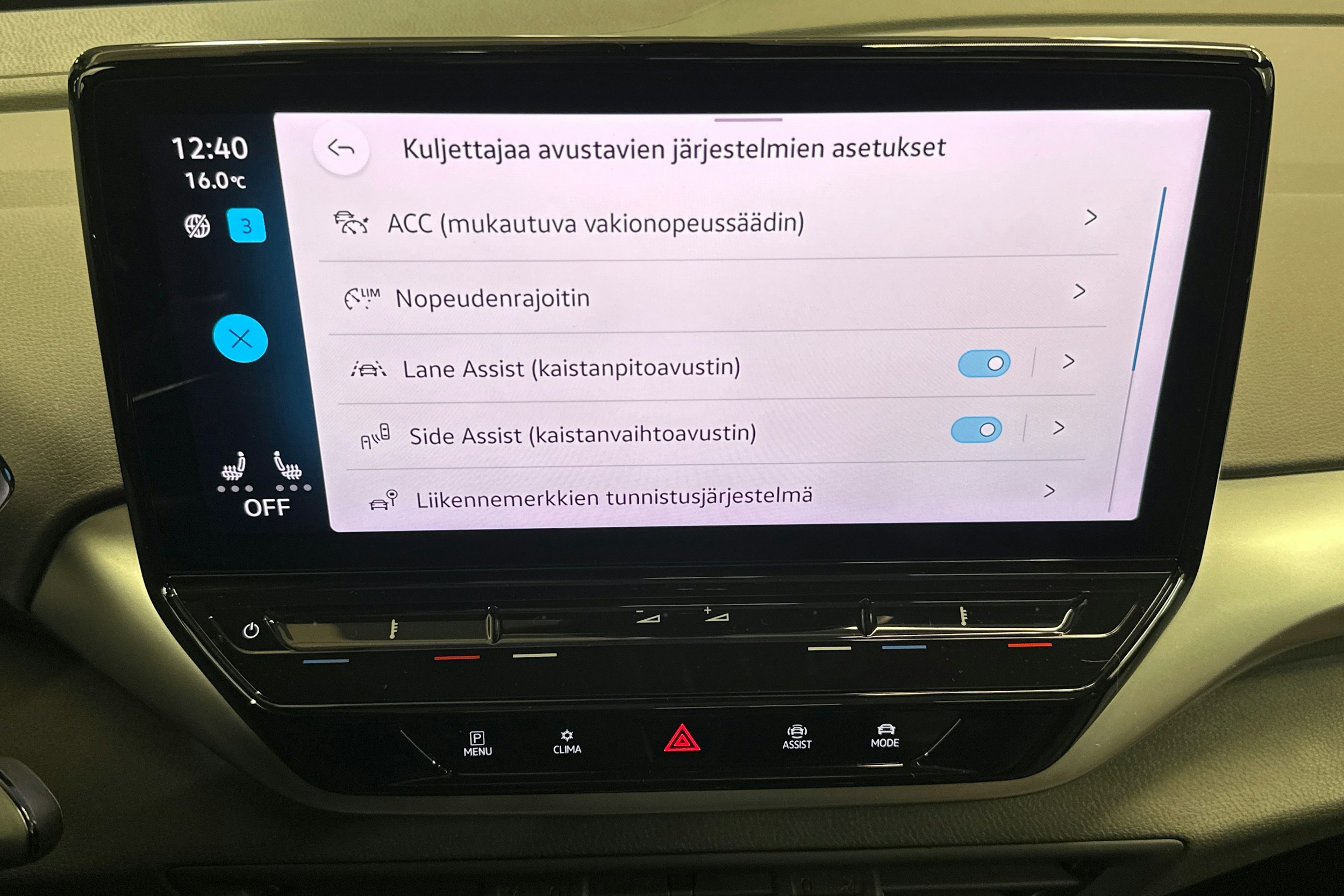 sininen Volkswagen ID.4 2021 kuva 18.