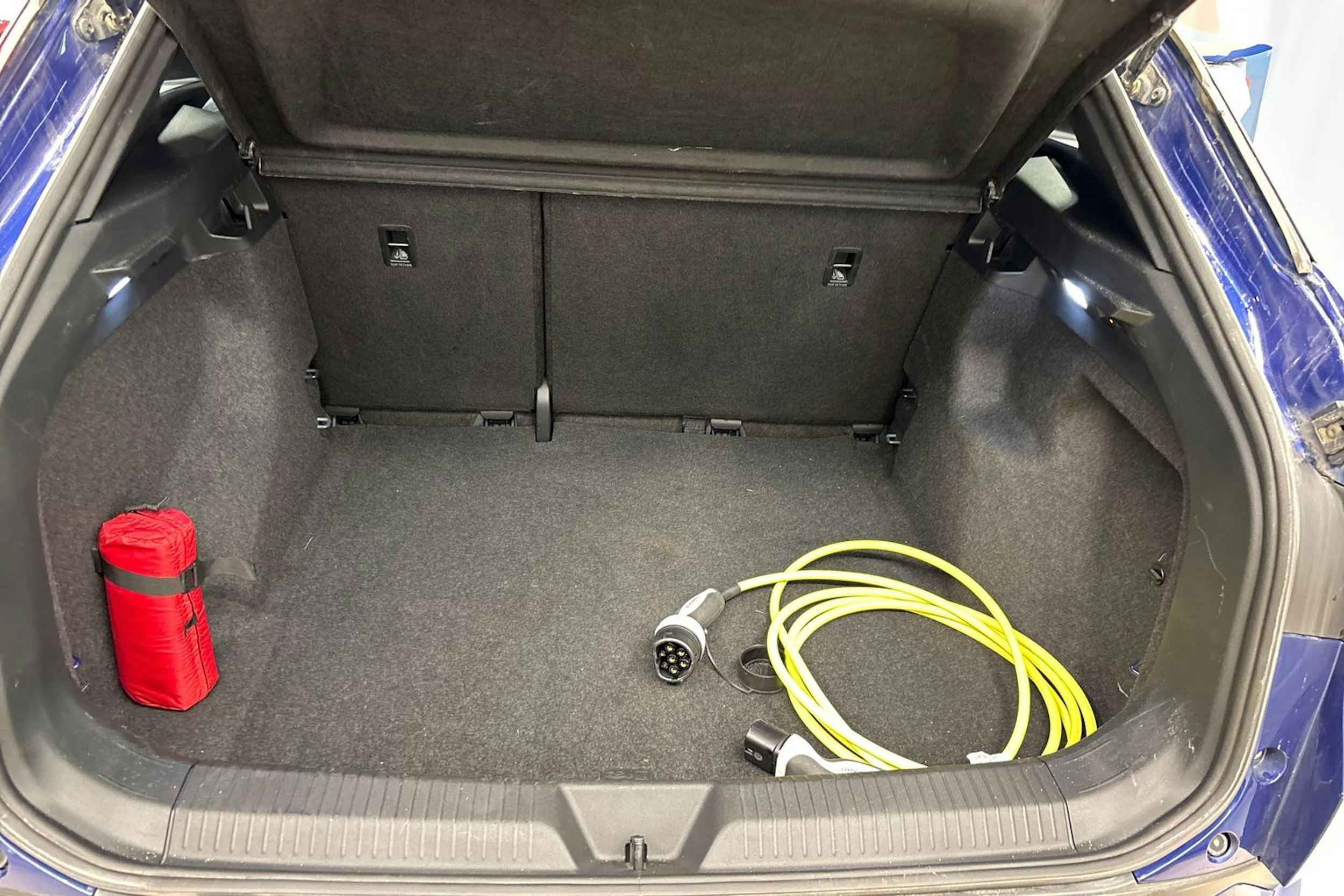 Sininen Volkswagen ID.4 2021 kuva 11.