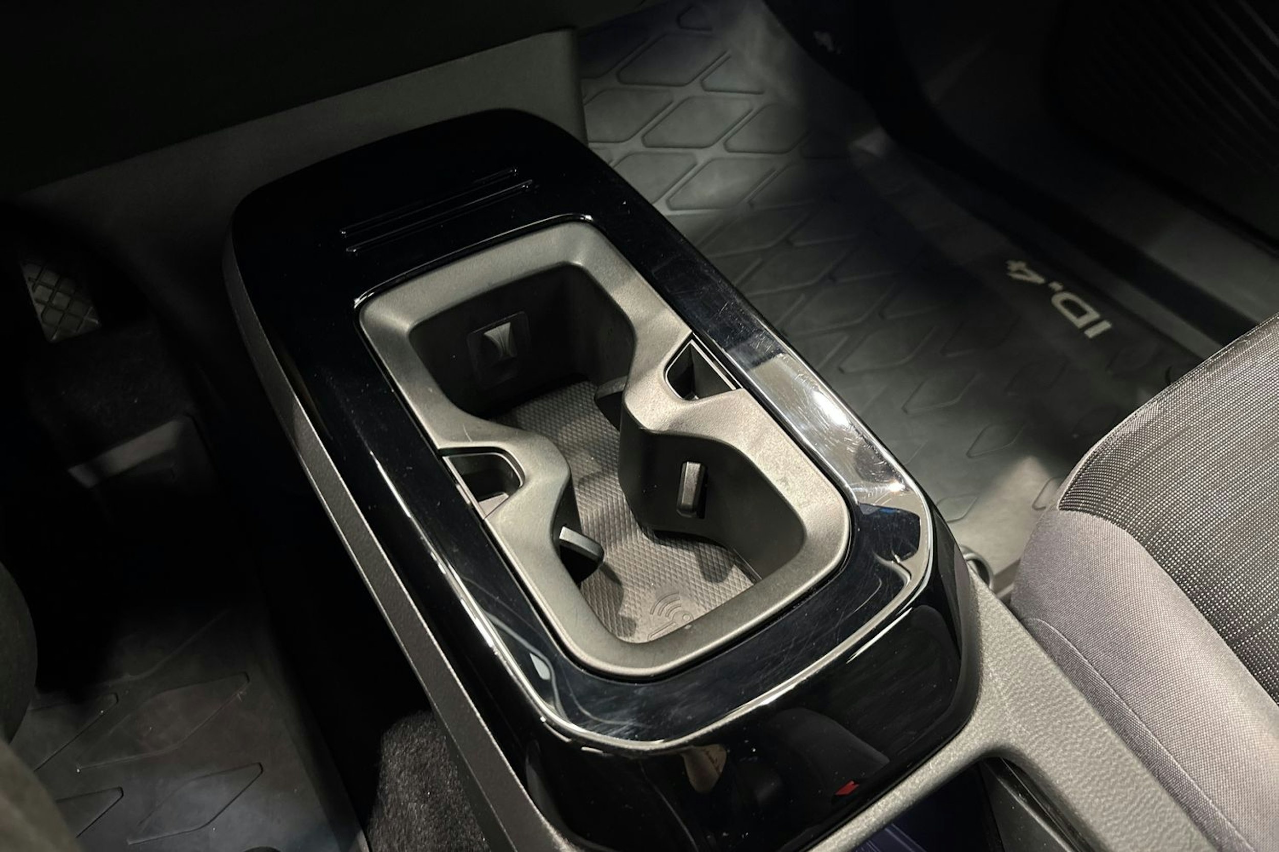 Sininen Volkswagen ID.4 2021 kuva 24.