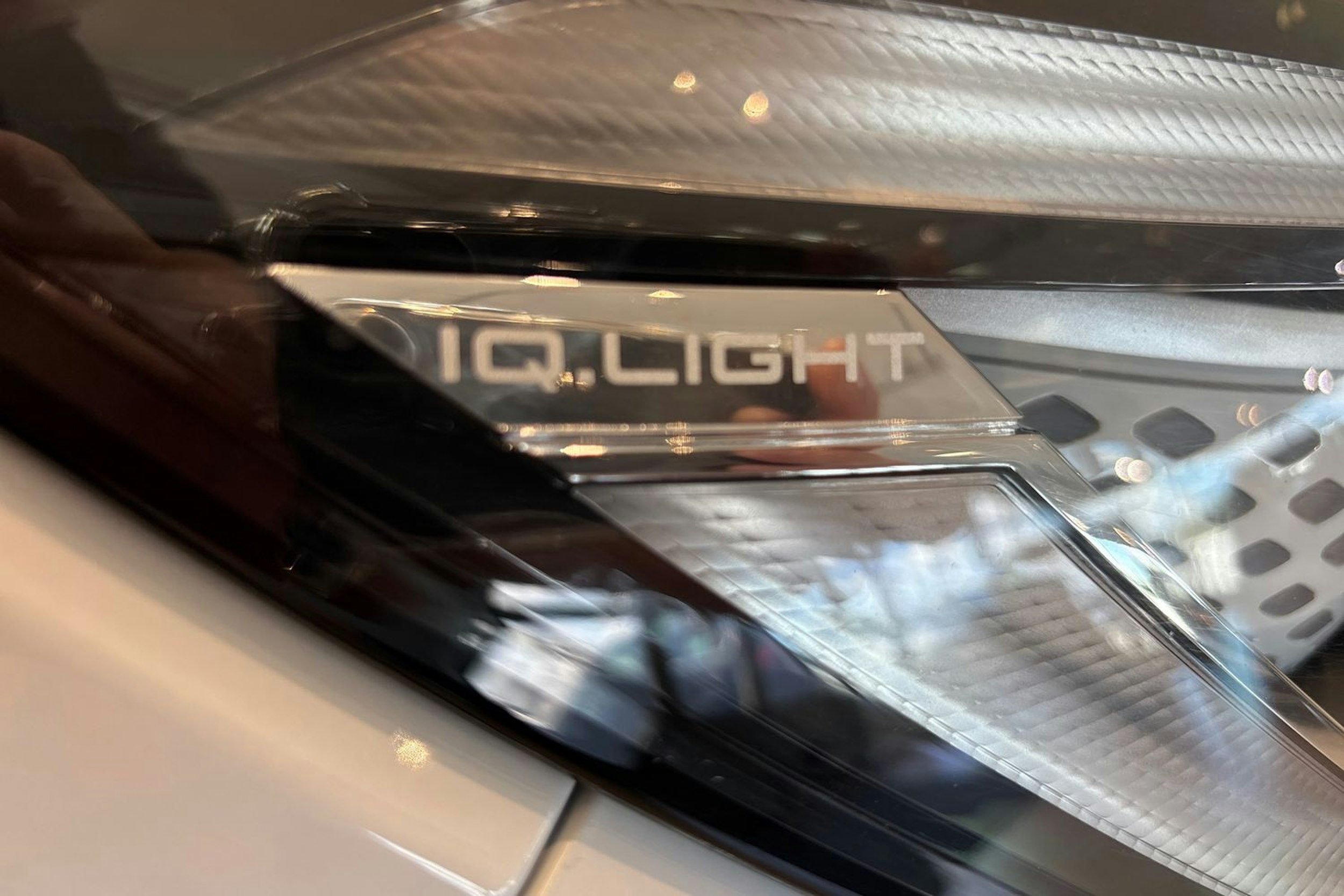 valkoinen Volkswagen ID.4 2021 kuva 12.