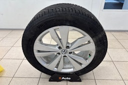 valkoinen Volkswagen ID.4 2021 kuva 13.