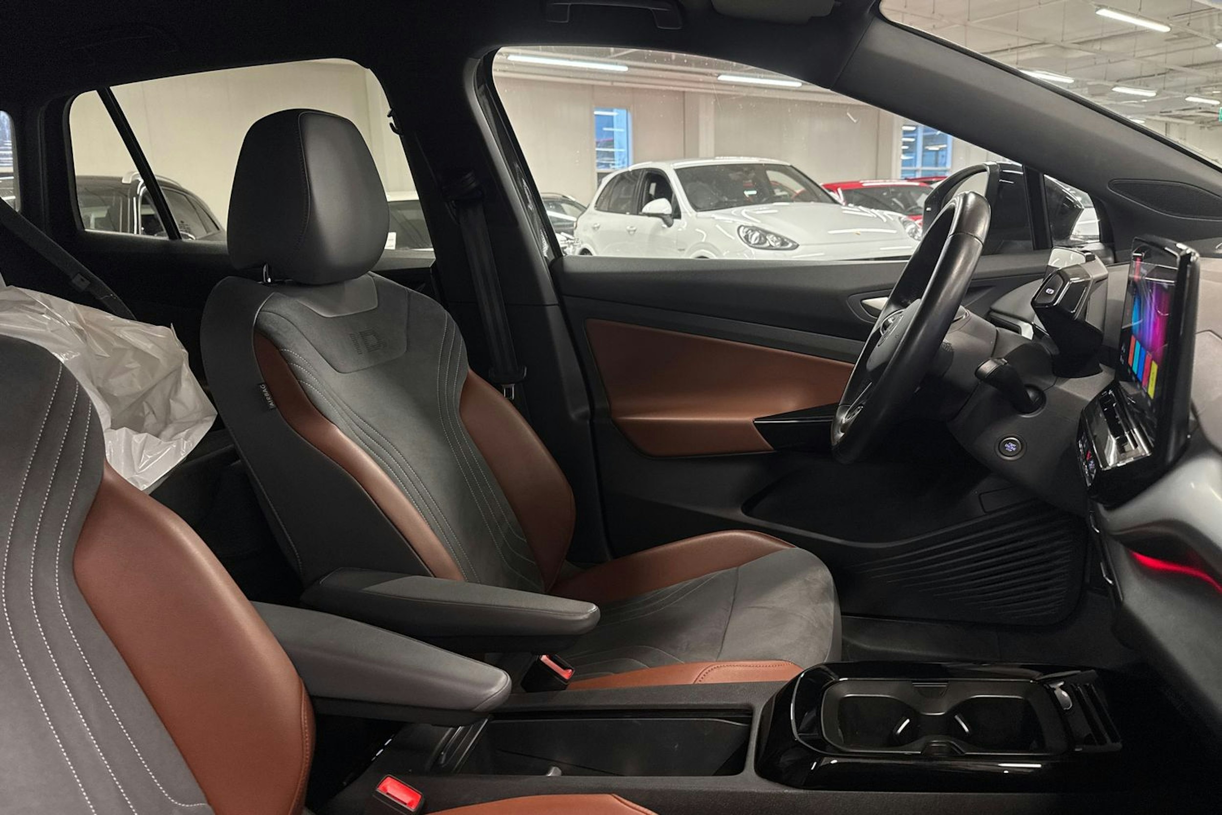 harmaa Volkswagen ID.4 2021 kuva 13.