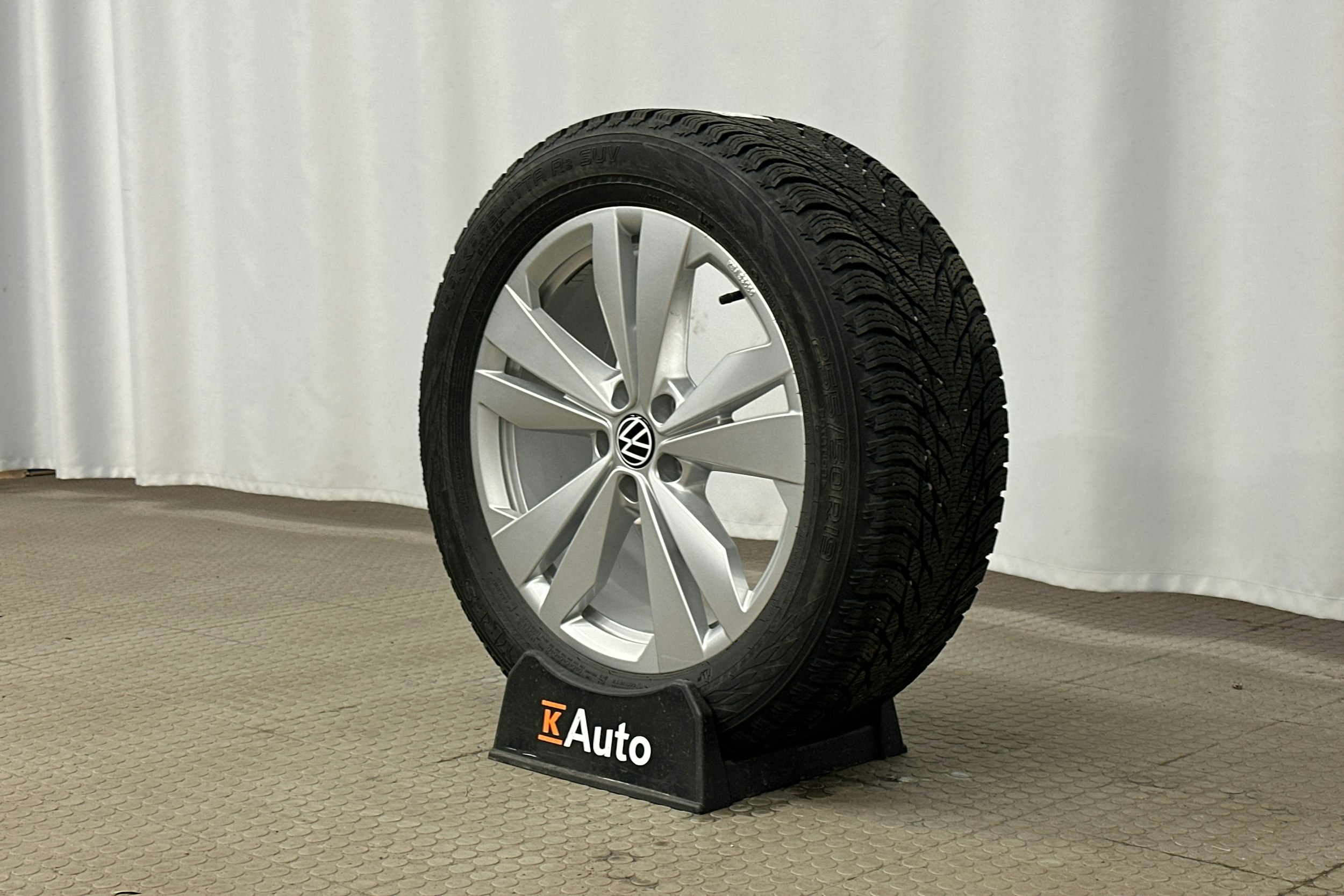 harmaa Volkswagen ID.4 2021 kuva 13.