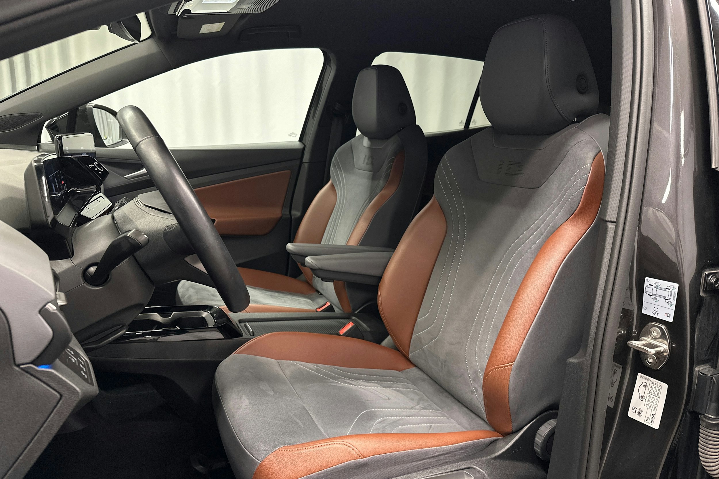 harmaa Volkswagen ID.4 2021 kuva 16.