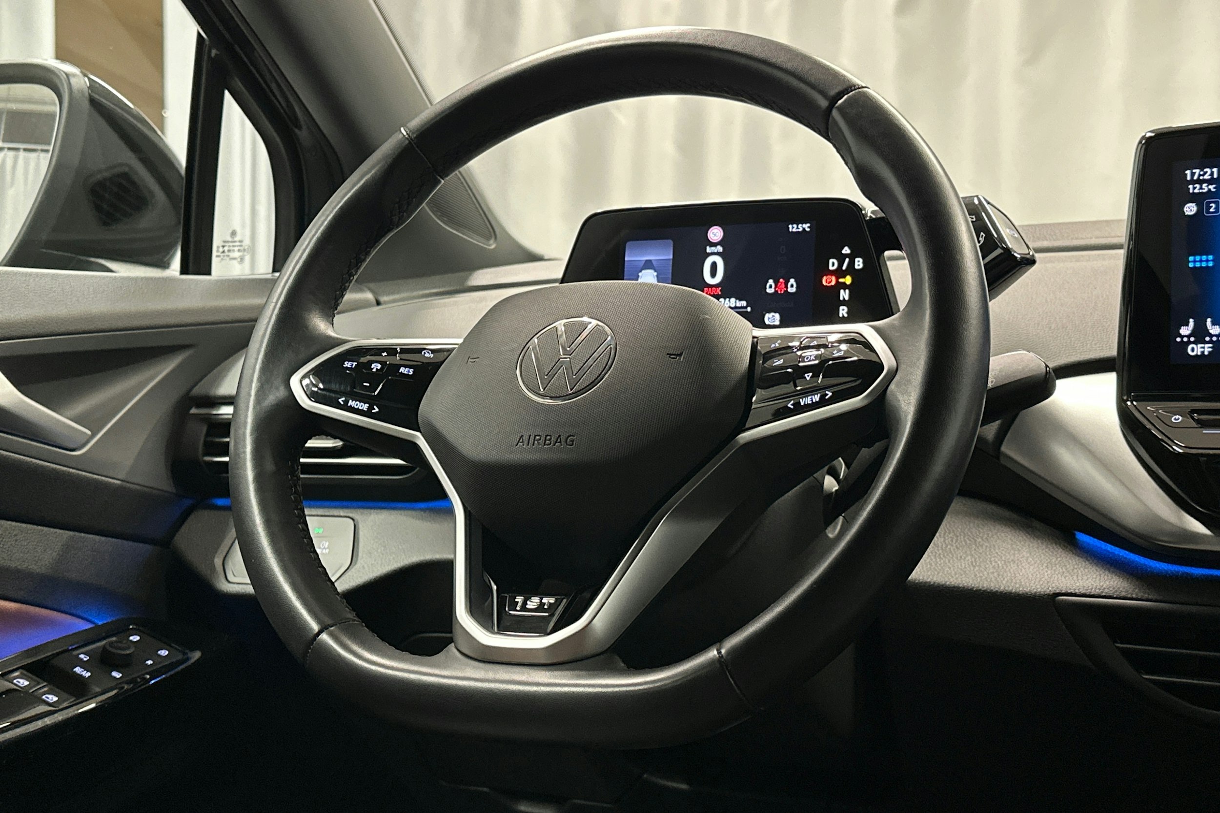 harmaa Volkswagen ID.4 2021 kuva 17.