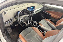 Valkoinen Volkswagen ID.4 2021 kuva 7.