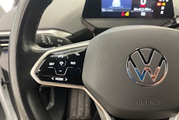 Valkoinen Volkswagen ID.4 2021 kuva 16.