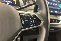 Valkoinen Volkswagen ID.4 2021 kuva 17.