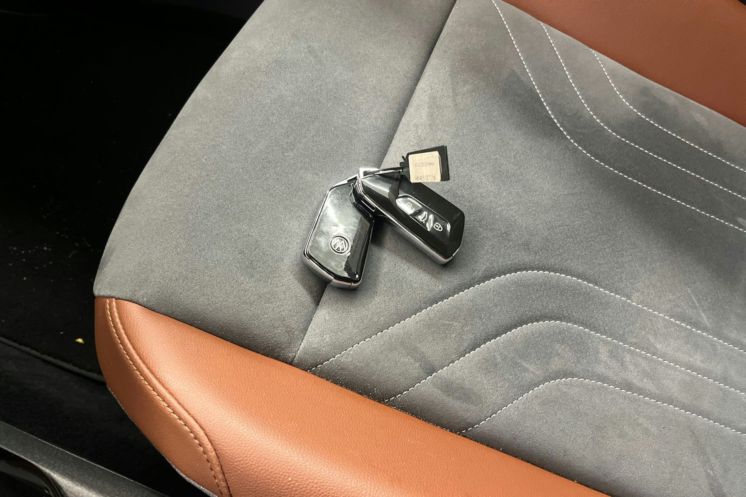 Valkoinen Volkswagen ID.4 2021 kuva 22.