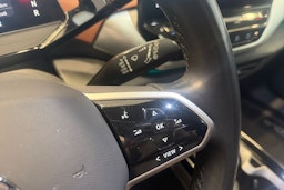 Harmaa Volkswagen ID.4 2021 kuva 19.