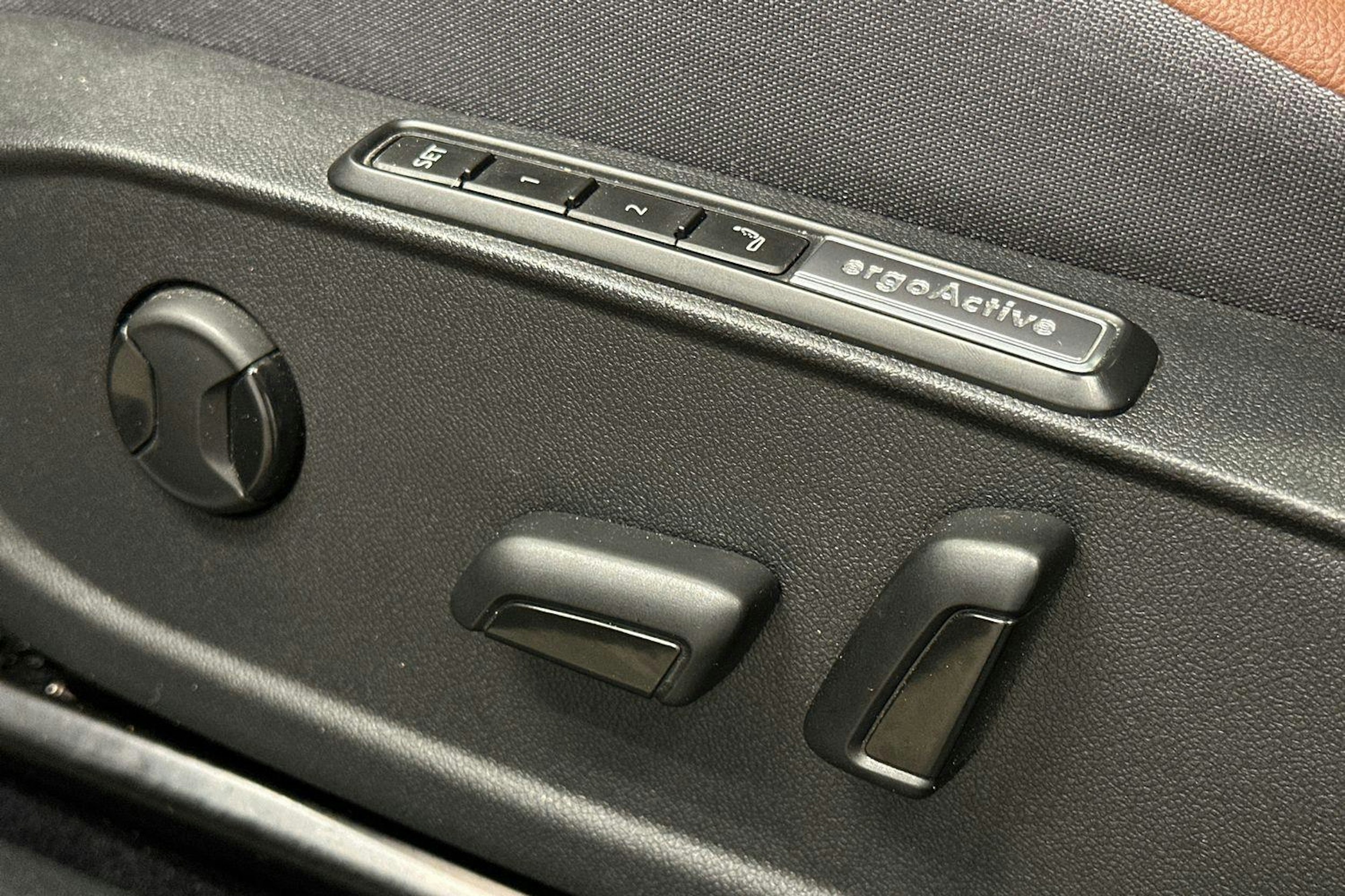 harmaa Volkswagen ID.4 2021 kuva 13.