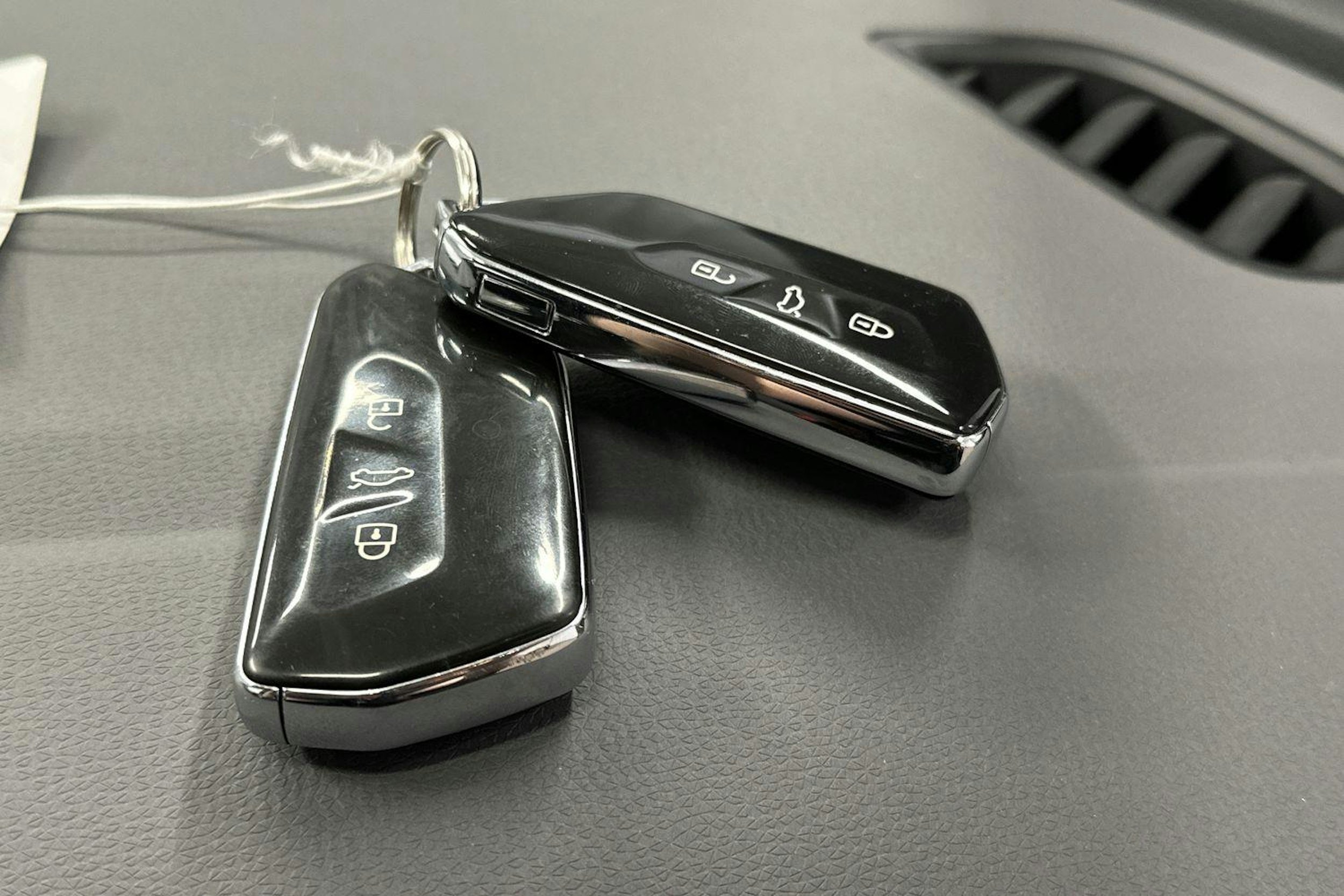 harmaa Volkswagen ID.4 2021 kuva 30.