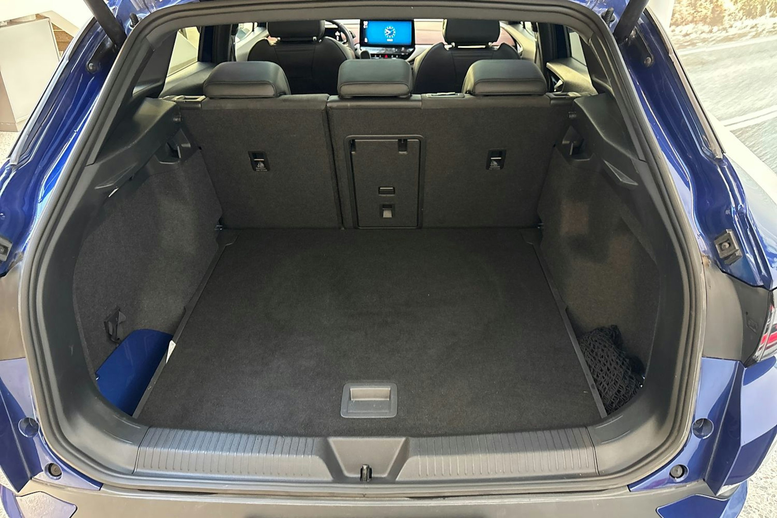 sininen Volkswagen ID.4 2021 kuva 11.