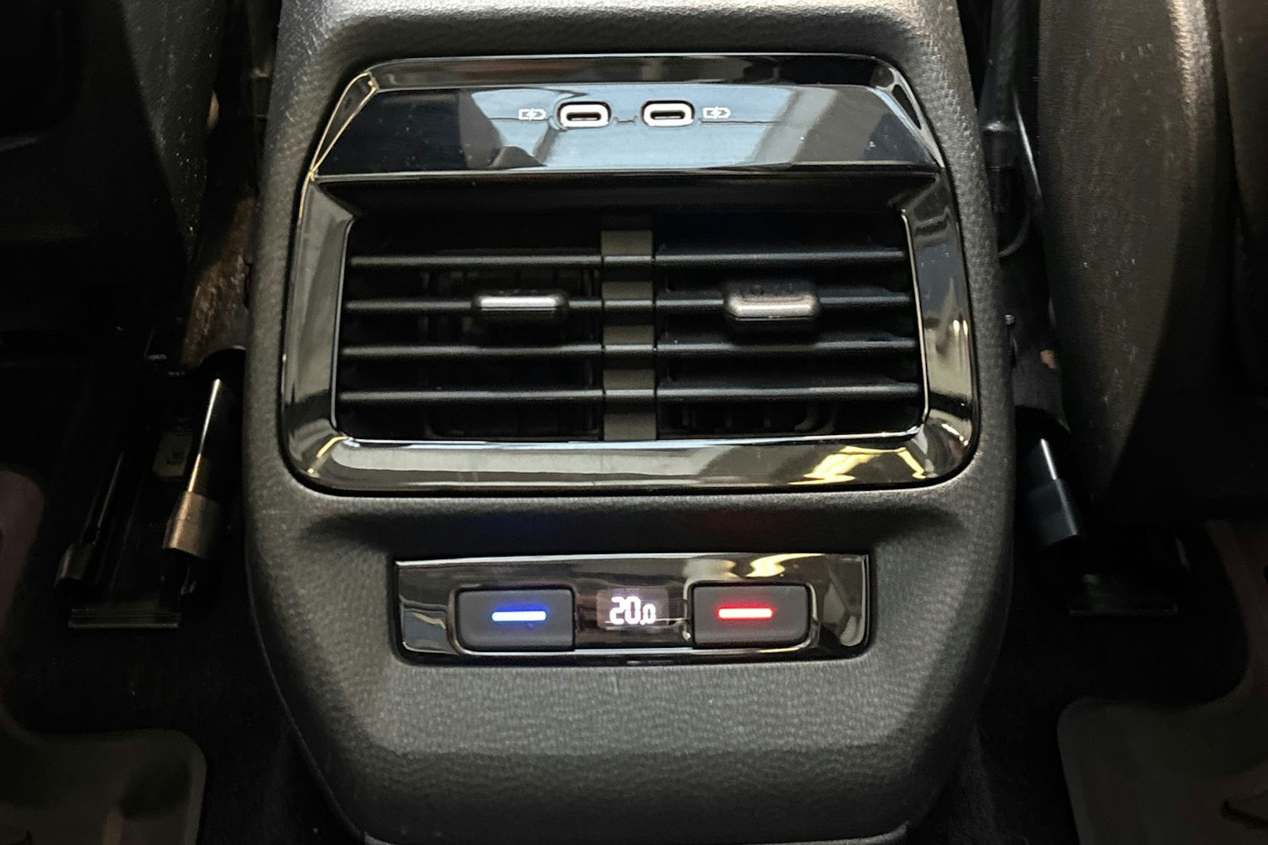 sininen Volkswagen ID.4 2021 kuva 16.