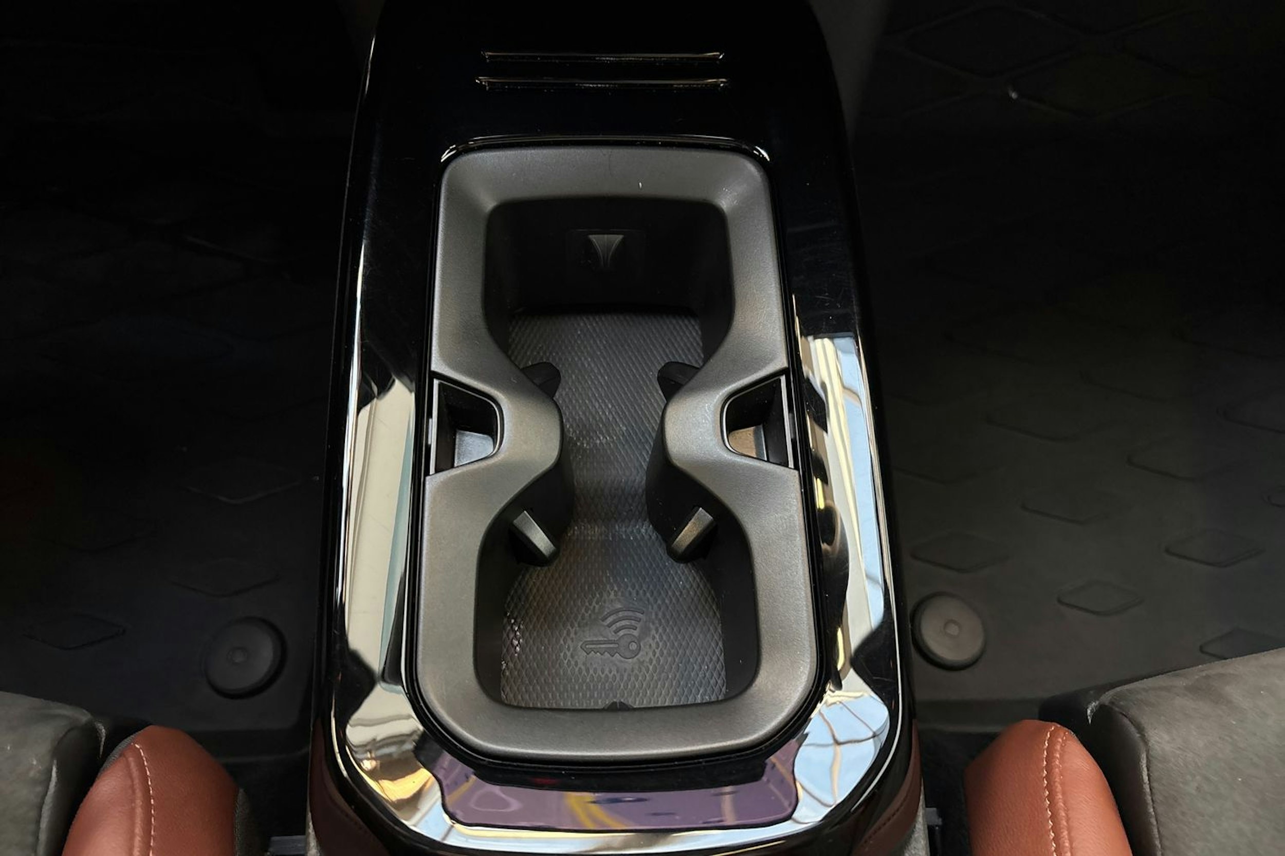 sininen Volkswagen ID.4 2021 kuva 29.