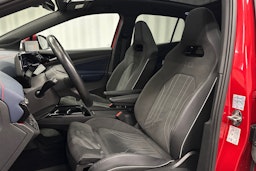 punainen Volkswagen ID.4 2021 kuva 18.