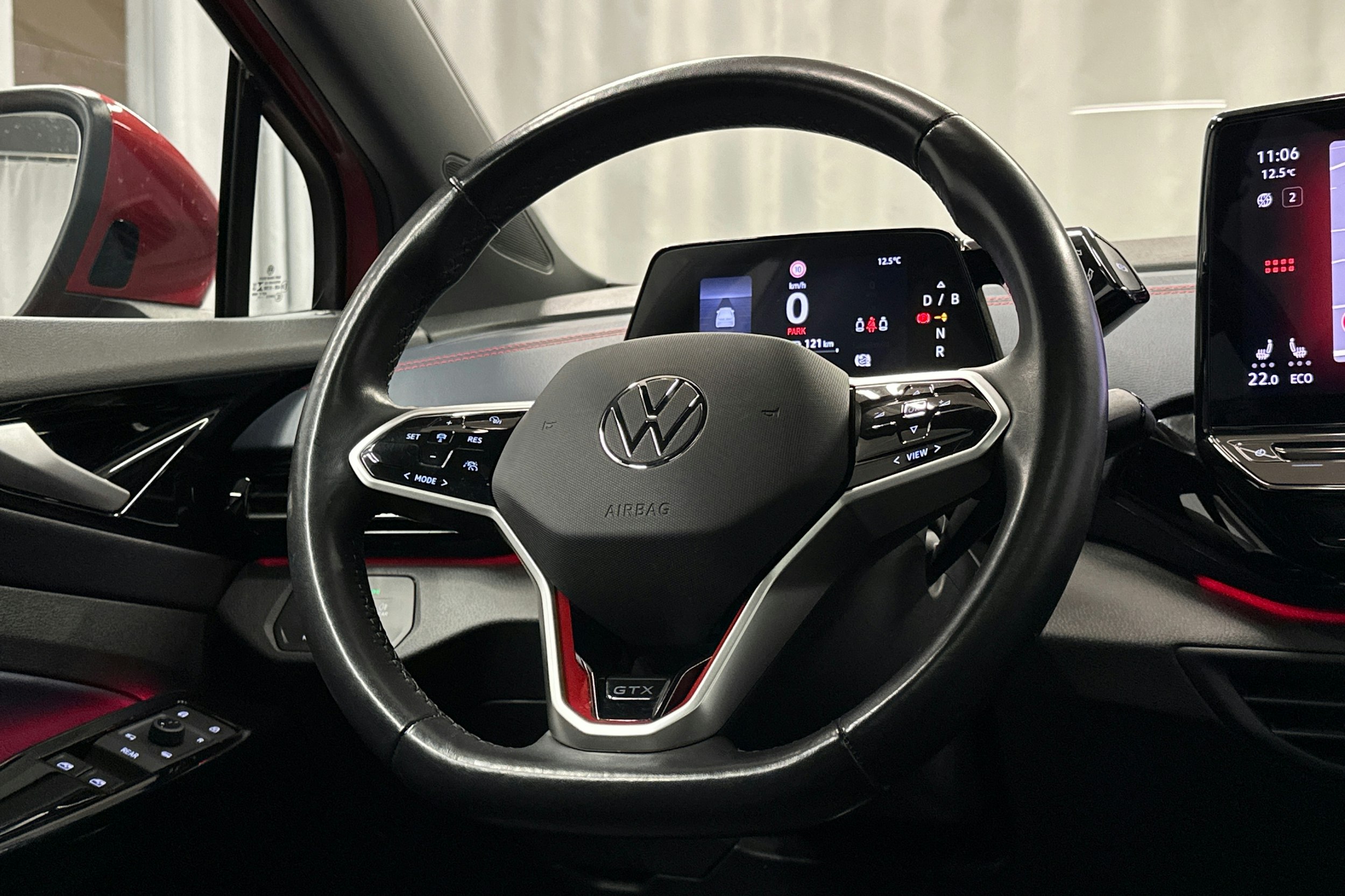 punainen Volkswagen ID.4 2021 kuva 21.