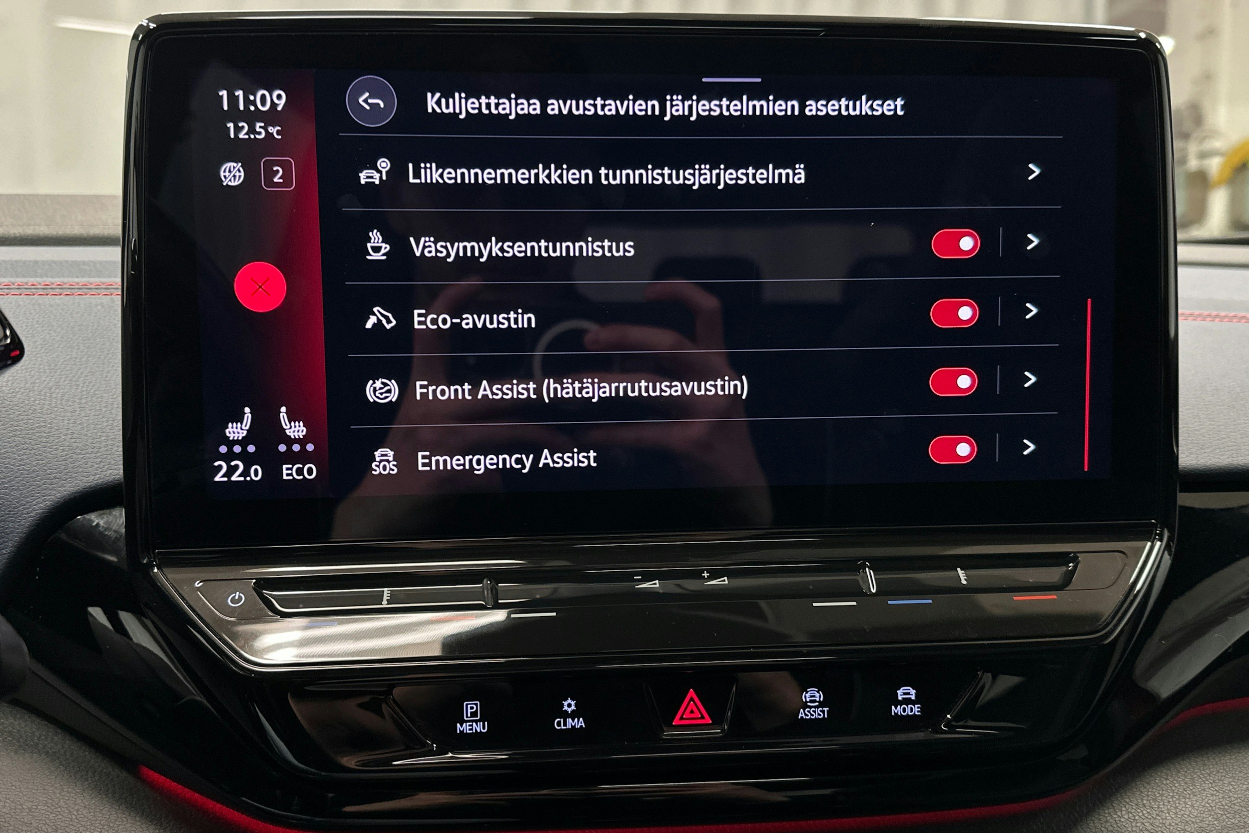 punainen Volkswagen ID.4 2021 kuva 31.