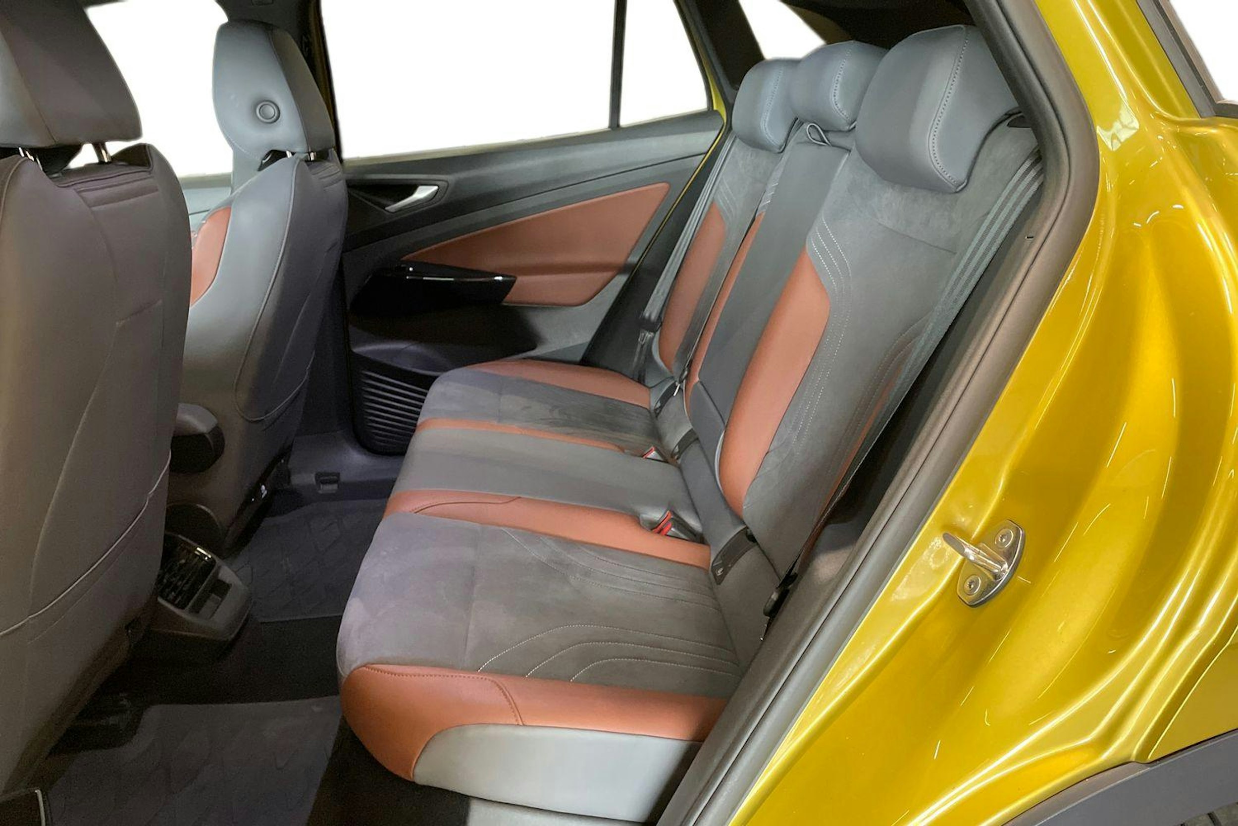 Keltainen Volkswagen ID.4 2021 kuva 10.