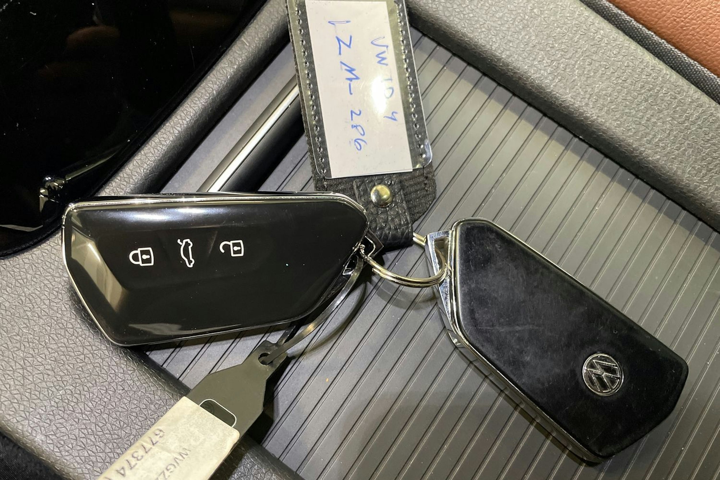 Keltainen Volkswagen ID.4 2021 kuva 31.