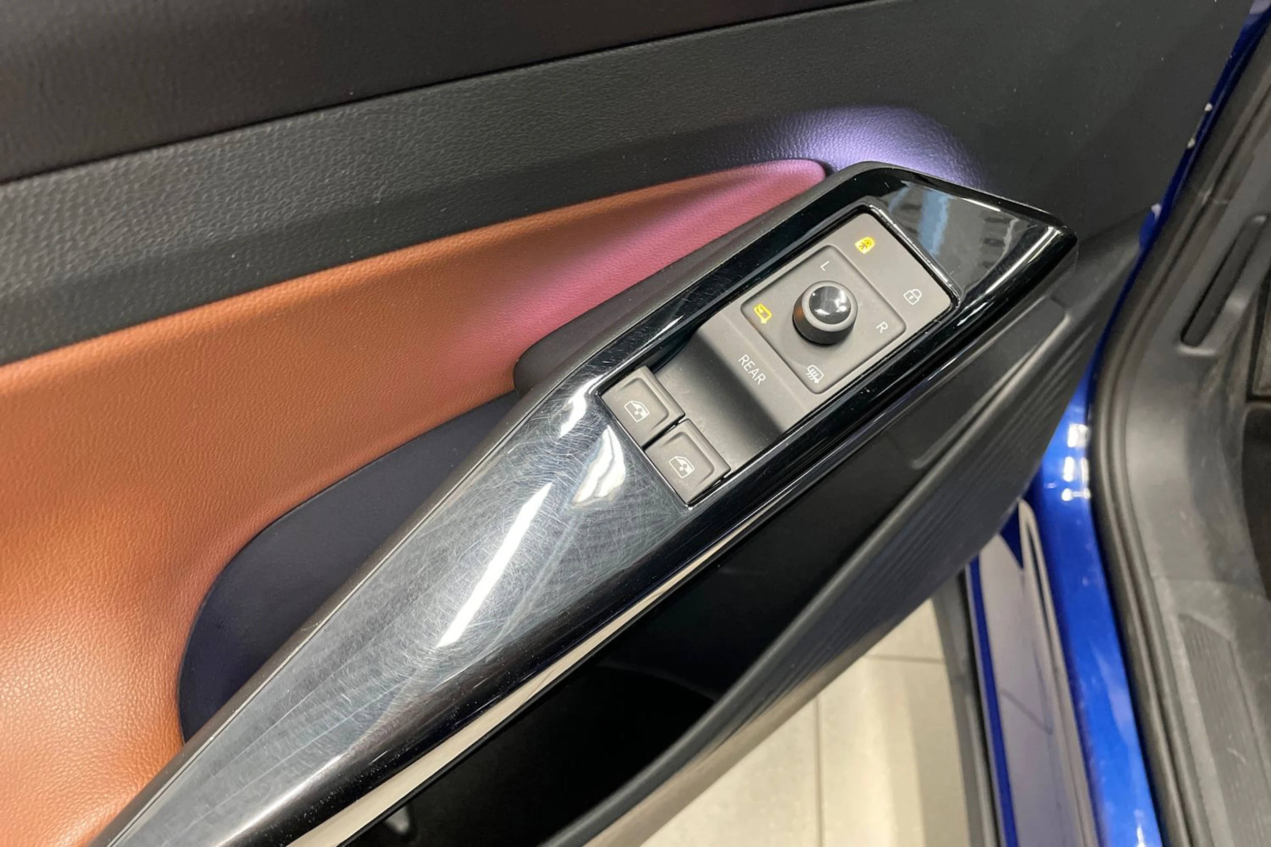 Sininen Volkswagen ID.4 2021 kuva 20.