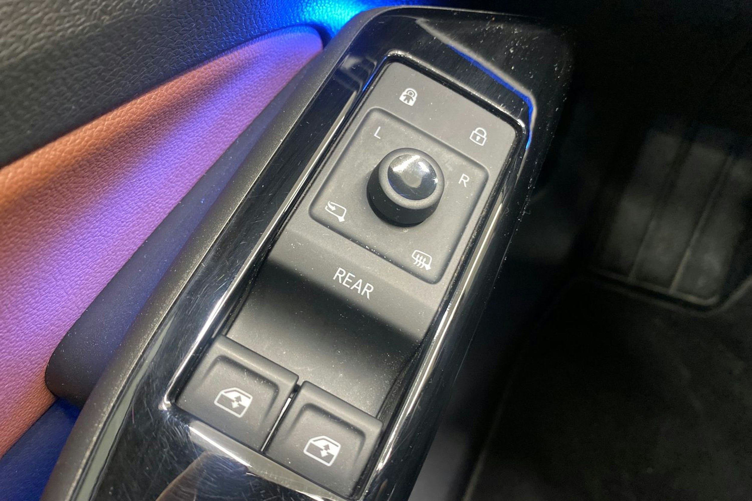 Keltainen Volkswagen ID.4 2021 kuva 21.